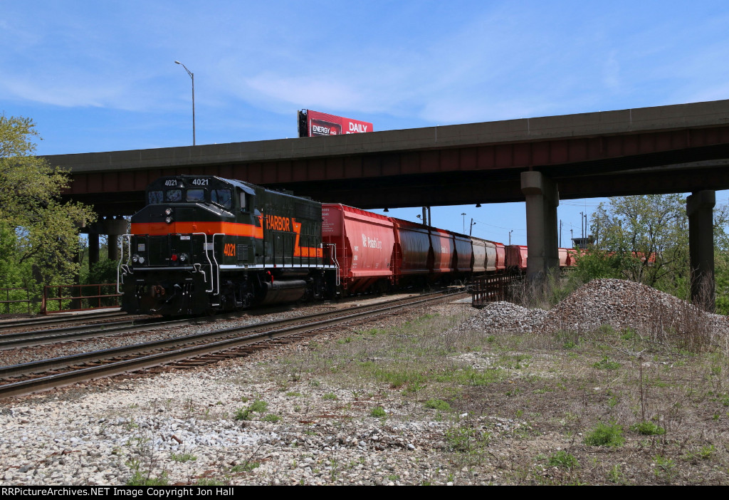 Still new to the railroad, 4021 works the west end of Blue Island Yard